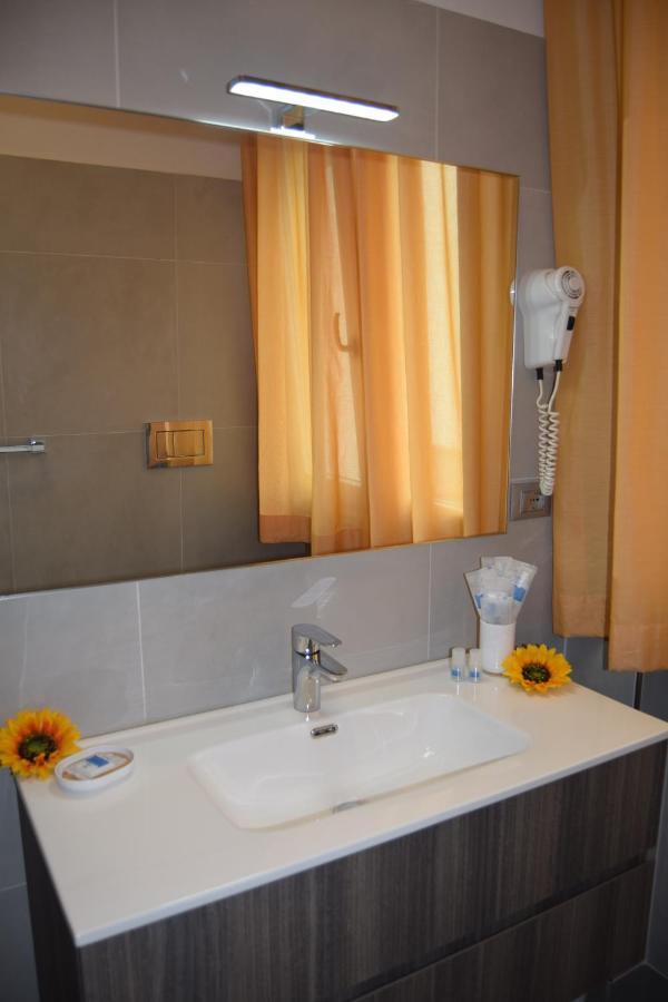 Orchidea Marina Aparthotel Tirrenia Eksteriør bilde